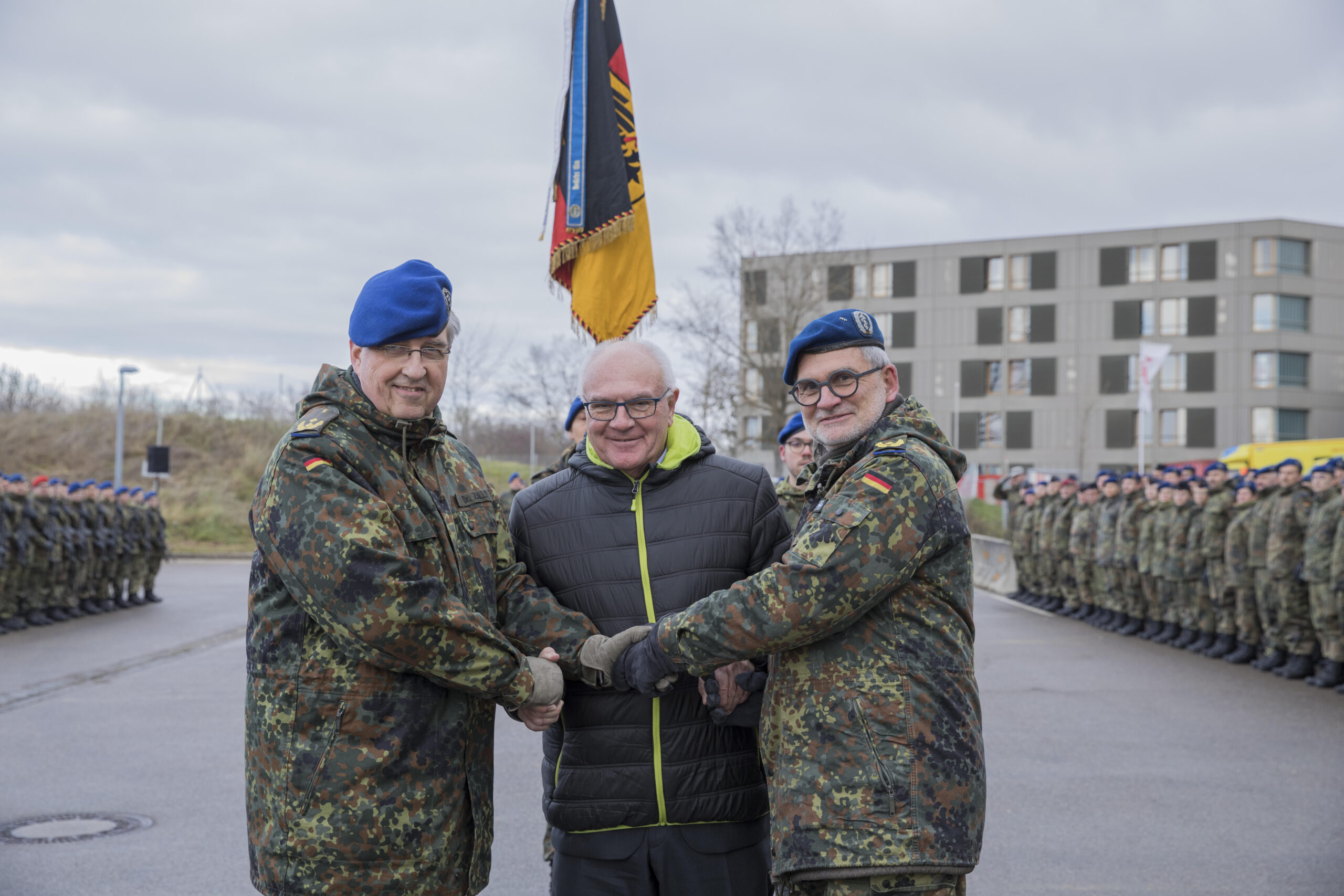 Bundeswehrkrankenhaus Ulm – Verleihung des Fahnenbandes Einsatz